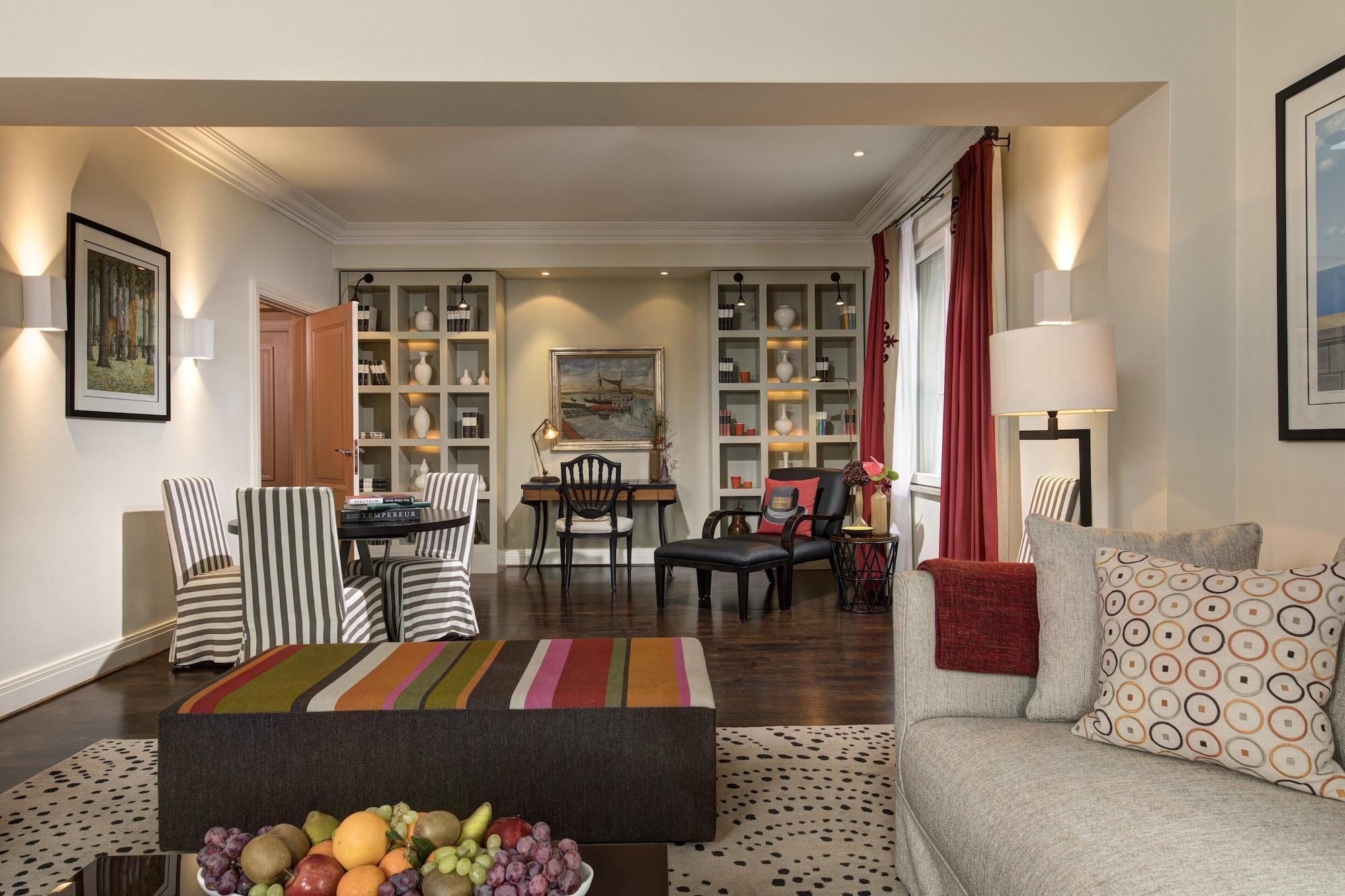 Rocco Amigo Hotel